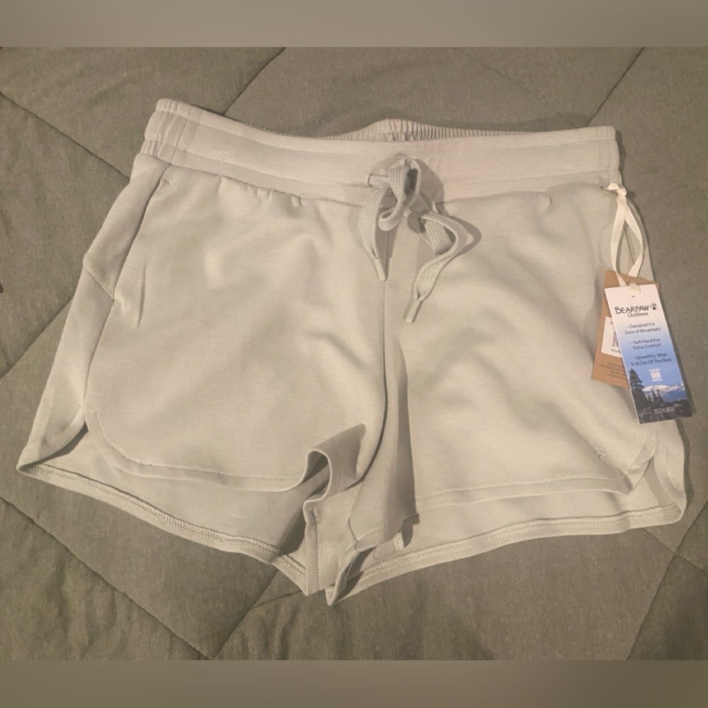 NWT BearPaw Women's Soft Green Shorts - Medium